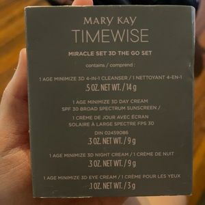 MARY KAY ON THE GO TIMEWISE SET